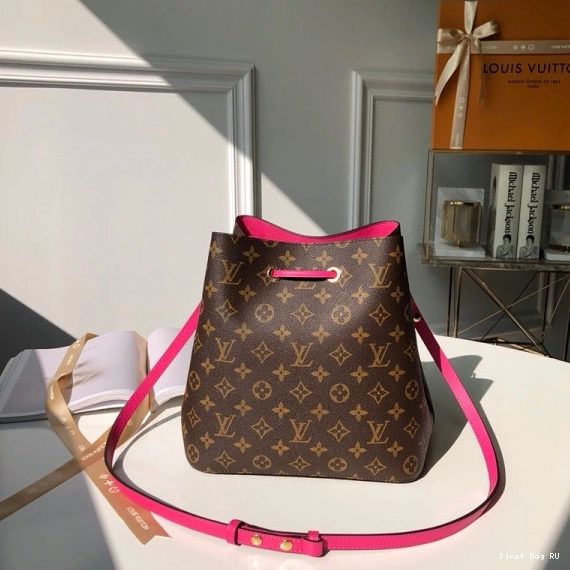 First bag ru VUITTON LOUIS NÉONOÉ 0724
